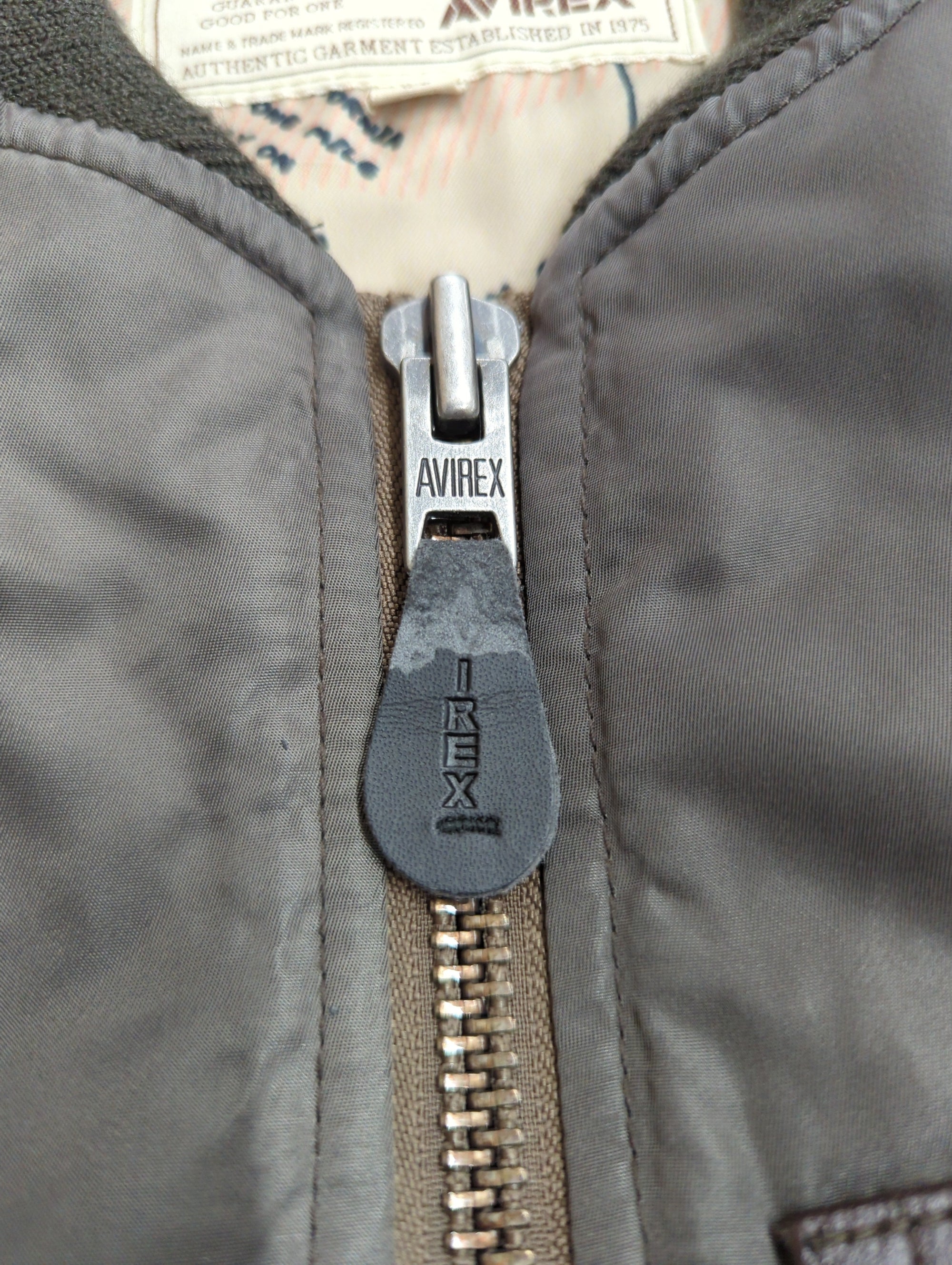 AVIREX / MA-1 WAPPEN MODIFIED