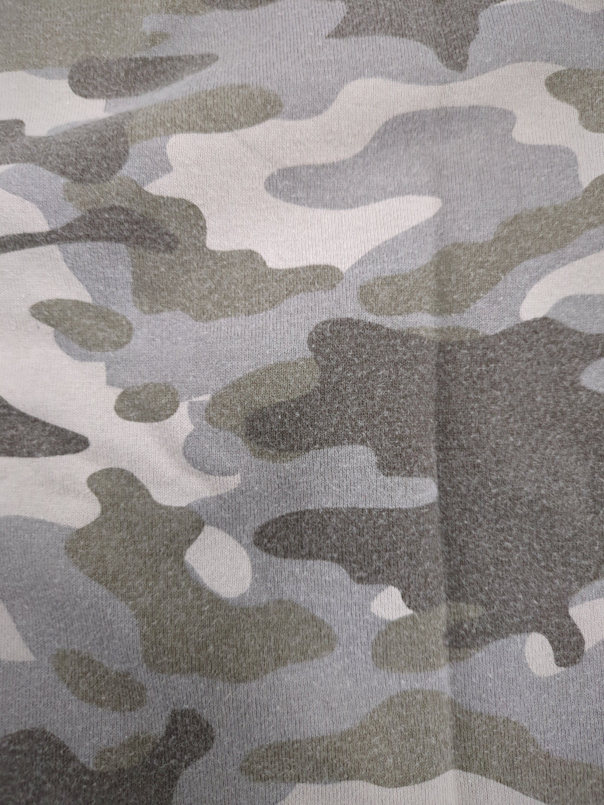 AVIREX / Vネック カモフラージュ ファティーグ Tシャツ/V-NECK CAMOUFLAGE FATIGUE T-SHIRT