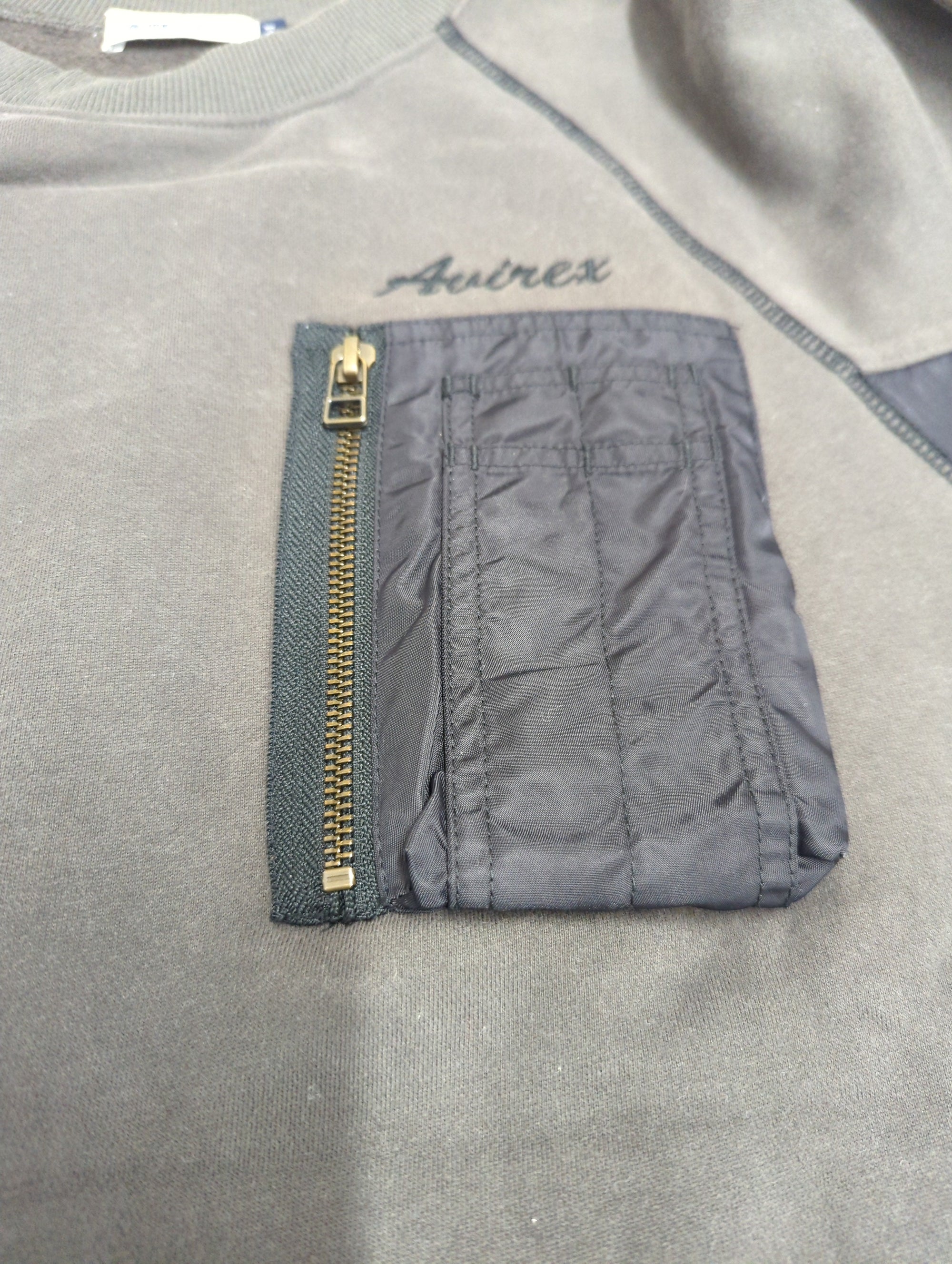AVIREX / MILITARY POCKET CREWSWEAT/ ミリタリーポケットクルースウェット